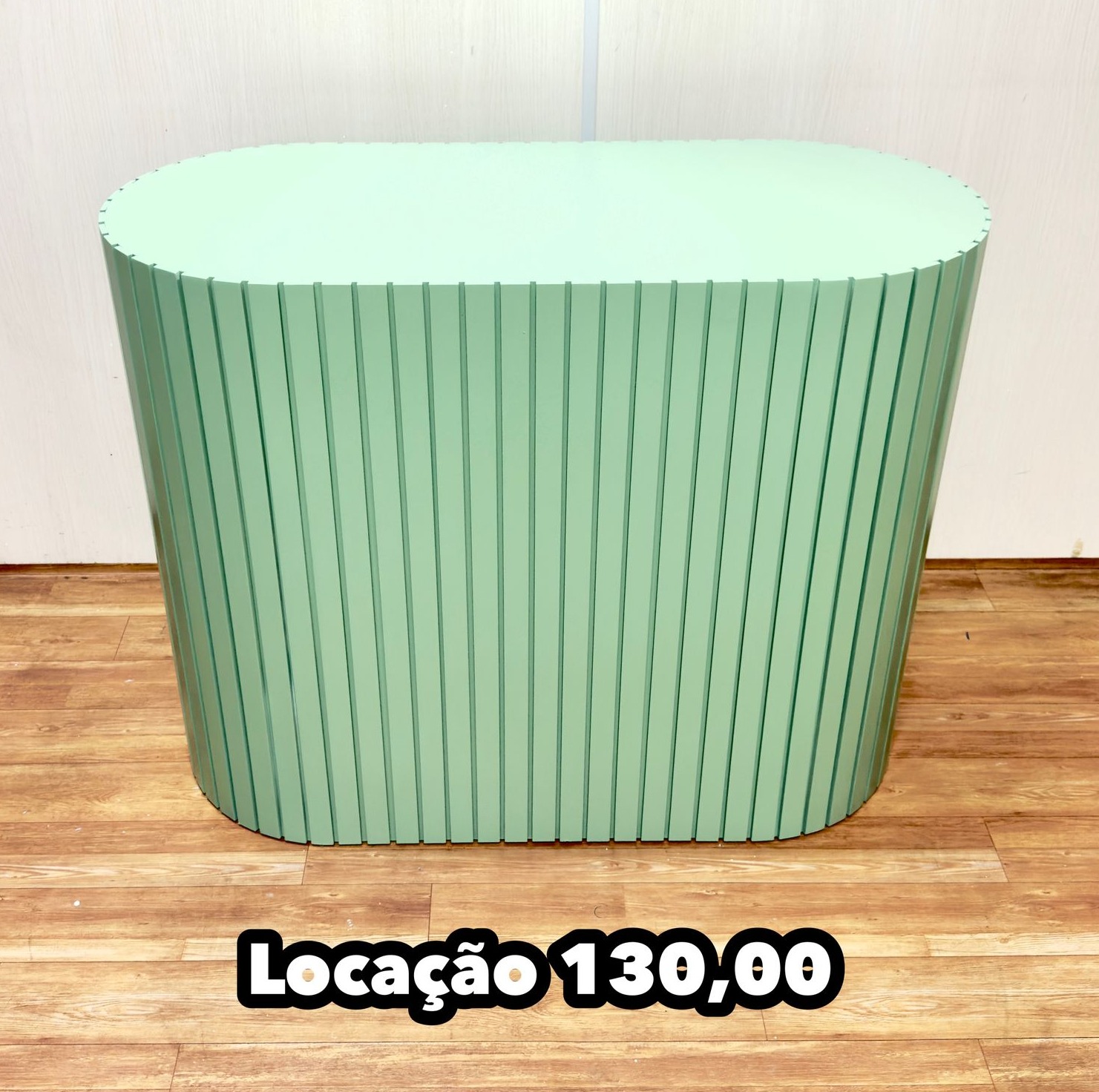 comoda oval verde.jpg